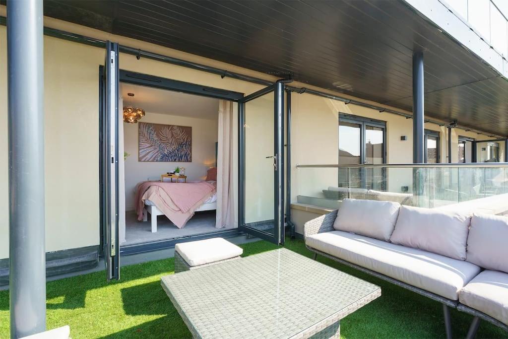Darlington - 2 Bedroom Luxury Apartment By Mint Stays 布里斯托 外观 照片